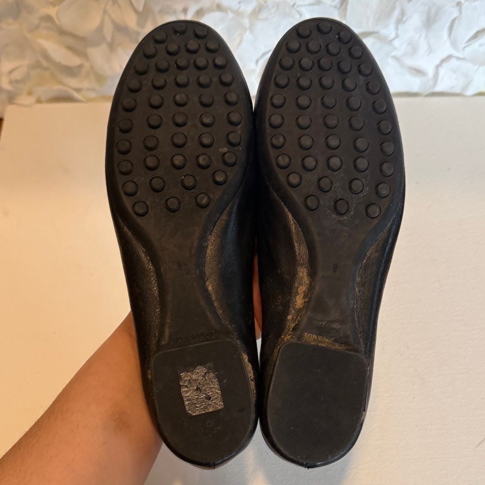 Tory Burch Black Leather Ballet Flats with Gold Logo Medallion - Picture 4 of 4